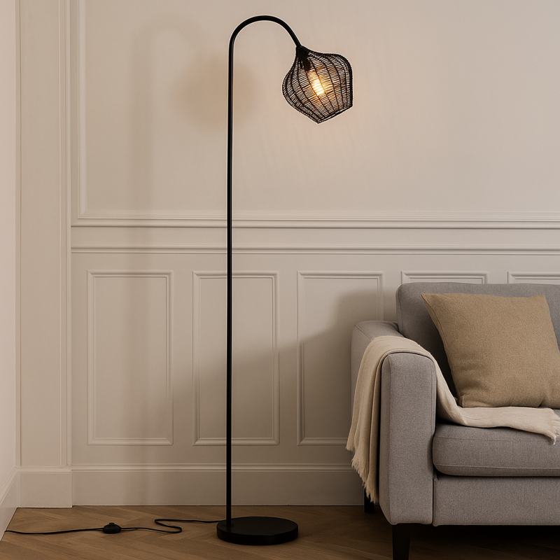 Industrielle Stehlampe Schwarz, Pepita, mit Schalter