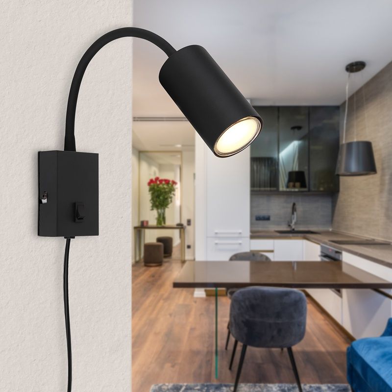 Schwarze design Wandleuchte mit Steckdose Metall, Roelof, mit Schalter