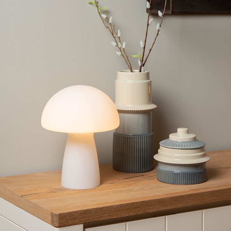 Weiße Tischleuchte Modern, Fungo, mit Schalter Weiße Tischleuchte Modern, Fungo, mit Schalter