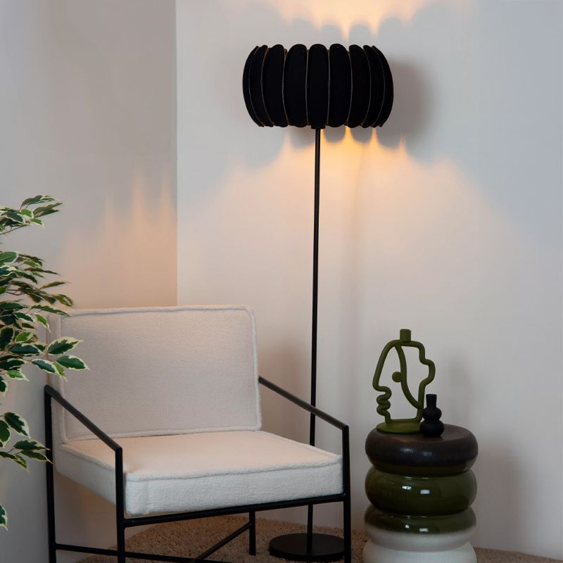 Schwarze Stehlampe Modern, Spencer, mit Schalter Schwarze Stehlampe Modern, Spencer, mit Schalter