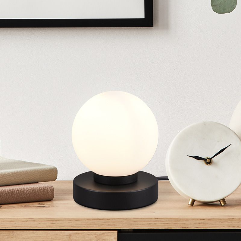 Schwarze Tischleuchte Metall, Serdal, mit Schalter Schwarze Tischleuchte Metall, Serdal, mit Schalter