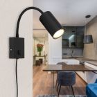 Schwarze design Wandleuchte mit Steckdose Metall, Roelof, mit Schalter
