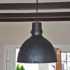 Industrielle Pendelleuchte Halbkugel Schwarz, Fellen