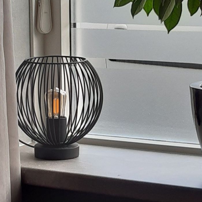 Industrielle Tischlampe Wiro, schwarz, Metall, Mit Schalter
