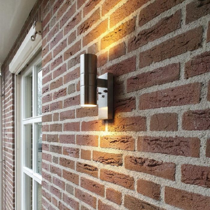 Moderne Außen Wandleuchte mit Dämmerungsmelder Silber, Pedro, IP44