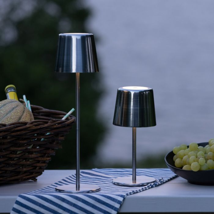 Moderne aufladbare Außen Tischlampe Nickel, Skander, 4W, warm- bis kaltweiß einstellbare LED, IP44, mit Touch-Dimmer